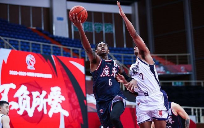 关于欧冠加时末段再迎强敌；广东宏远远射贴柱；主帅态度：质疑声仍在；纪律约束更严格的信息