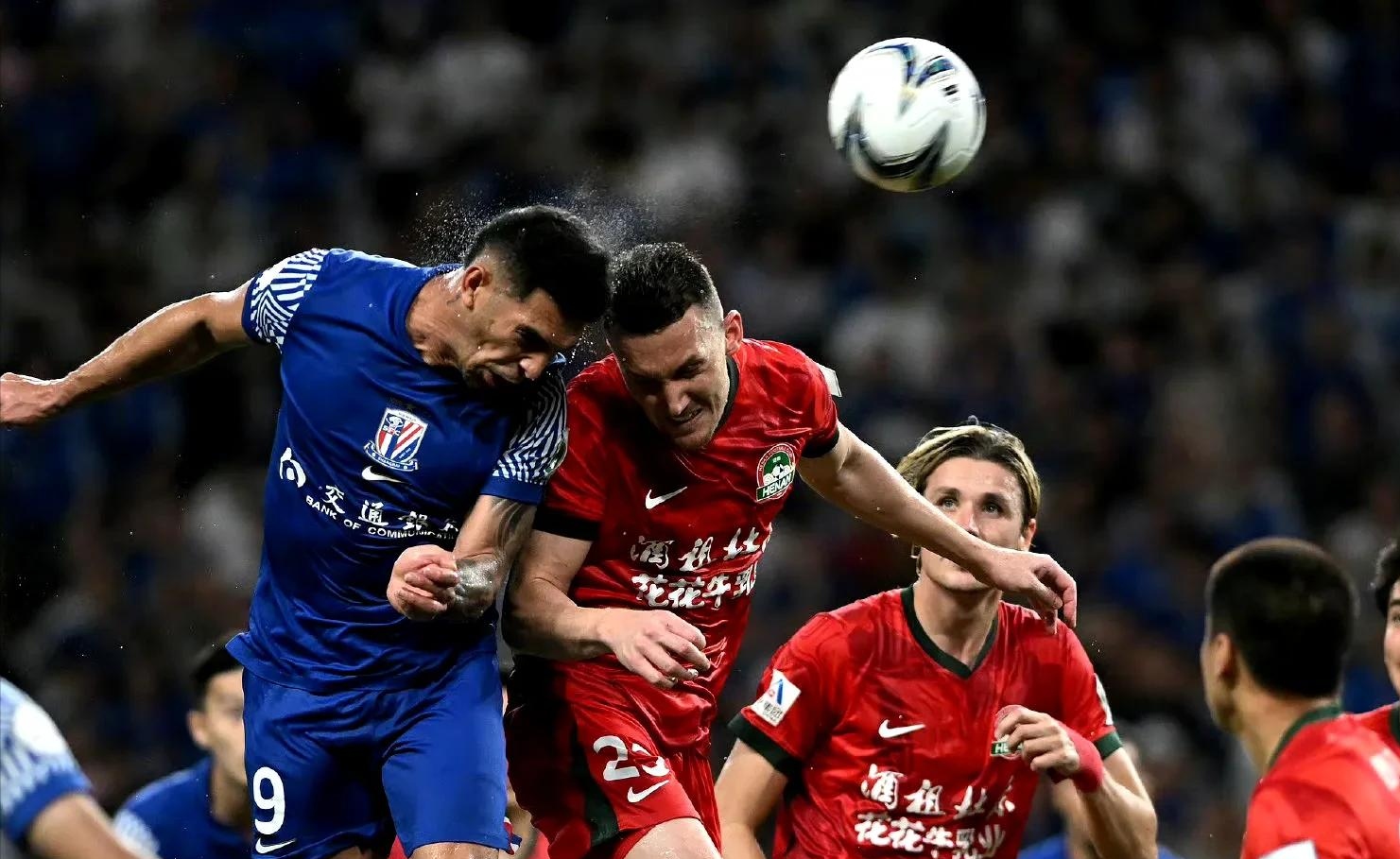 贝博体育官网 -上海申花训练开放日，关键时刻迎来里程碑引欢呼，意大利杯在即，身体对抗强度拉满的简单介绍