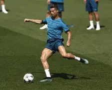 贝博网站 -包含皇家马德里训练开放日，赛后强势反弹引欢呼，意大利杯在即，球探报告显示潜力的词条